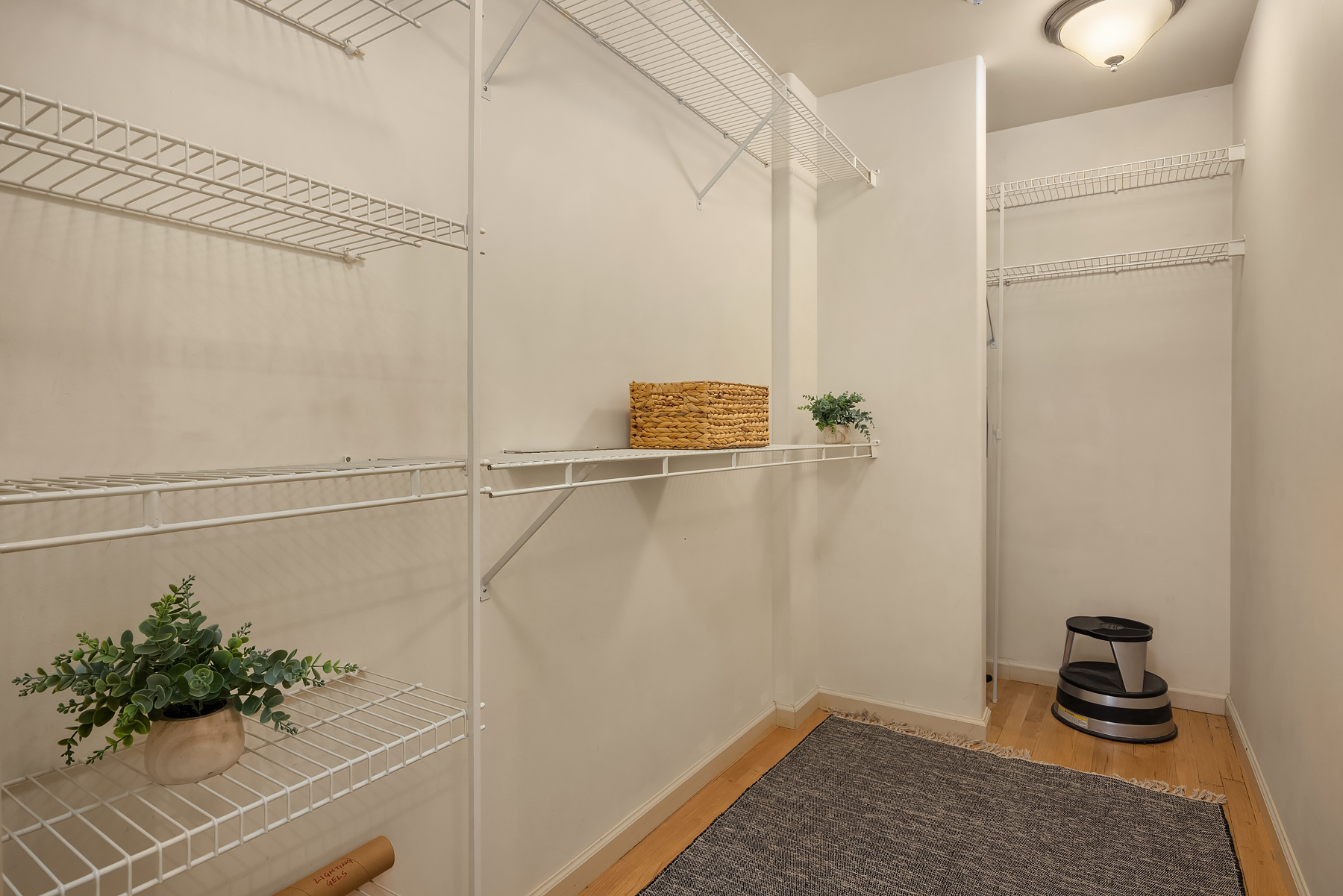 Living space with fir plank floors